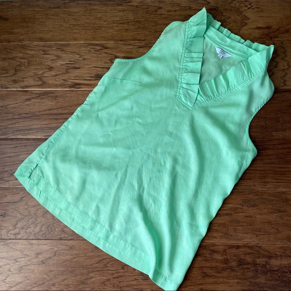 Crown and Ivy sleeveless top